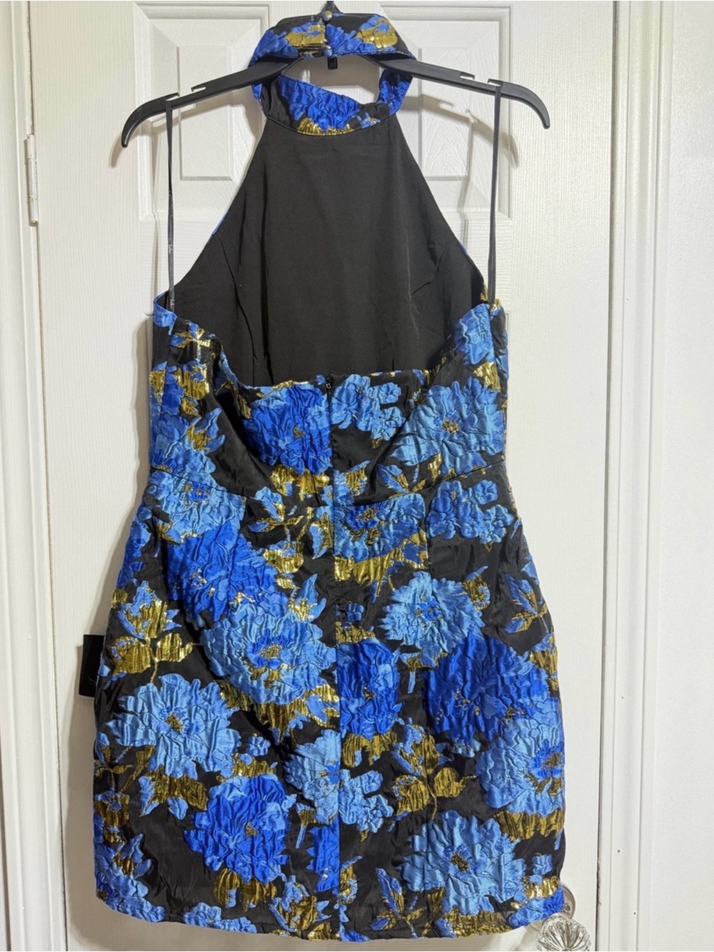 Rare NWOT Lulu's Blue Floral Halter Mini Dress with Gold Accents - Picture 4 of 6
